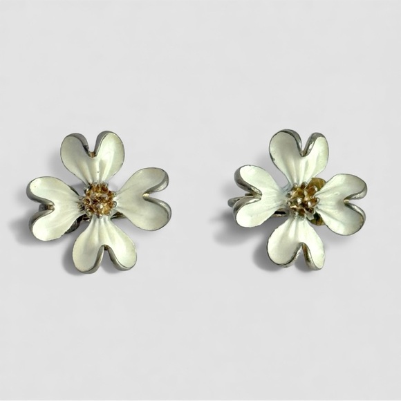Vintage Jewelry - Vintage Mid Century White Enamel Dogwood Flower Earrings Gold Tone Retro Floral